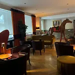 Maison Lutetia R 3*