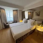 Maison Lutetia R