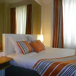 Maison Lutetia R Hotel 3*