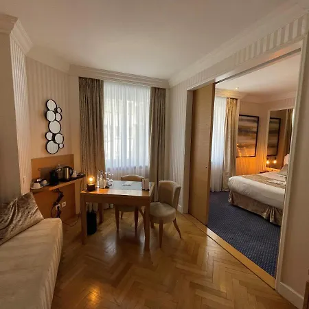Maison Lutetia R Hotel 3*