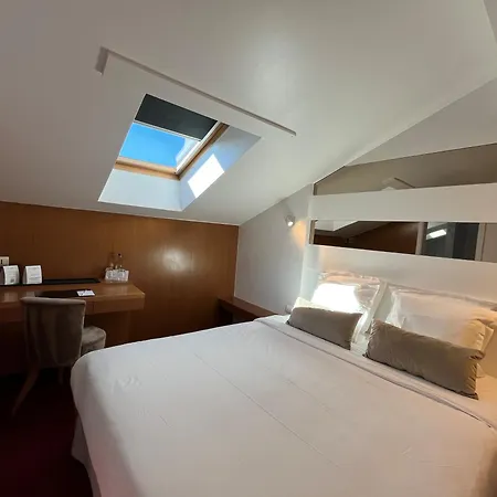 Maison Lutetia R Hotel 3*