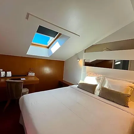 Maison Lutetia R Hotel 3*
