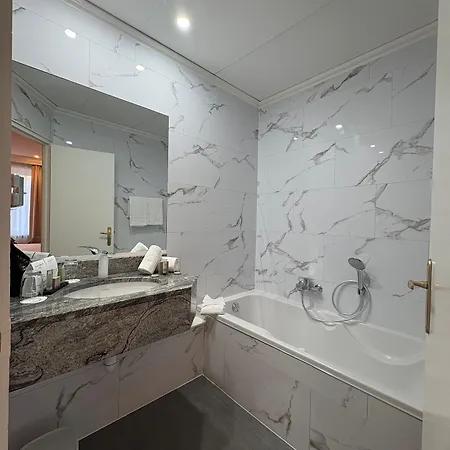 Maison Lutetia R