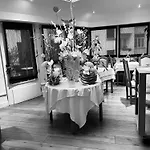 Maison Lutetia R
